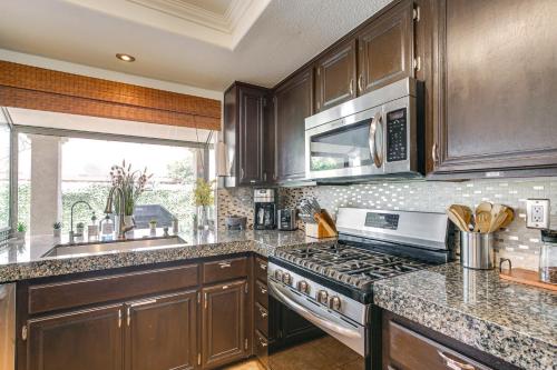 Home w/ Private Pool & Game Room in Indio!, Indio (foto 9)
