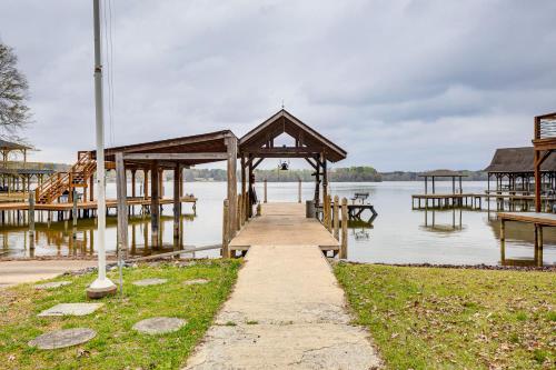 Lakefront Leesburg Home with Private Dock and Ramp!