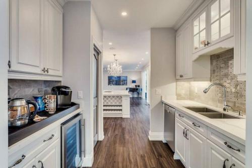 Large Estate with Luxury Collection of Amenities in King City (ON)