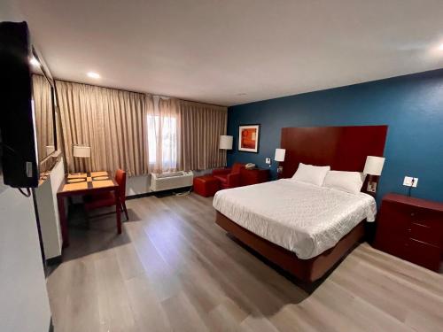 Sunrise Hotel - image 4