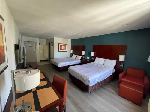 Sunrise Hotel - image 2