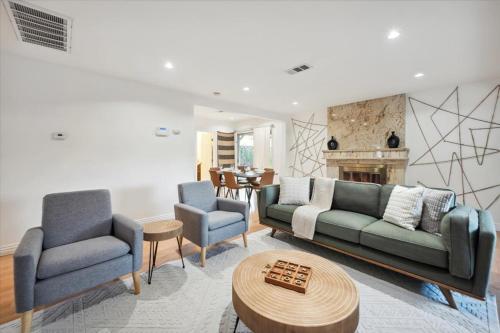Chic Boho Retreat - Pool, Patio, Mini Golf & Arcade, Mins from Universal Studios!, Los Angeles (fotografie 9)
