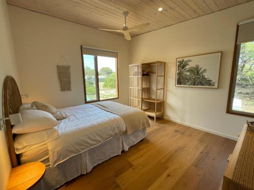 Alloca Beach Shack in Marion Bay