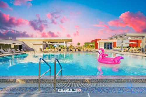 Hollywood Beach Modern Studio Rooftop Pool