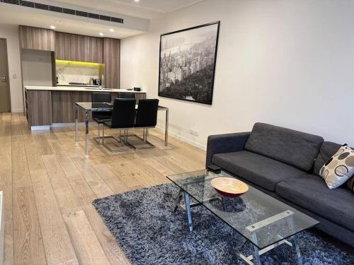 Courtyard Apartment WHI02018 - image 2