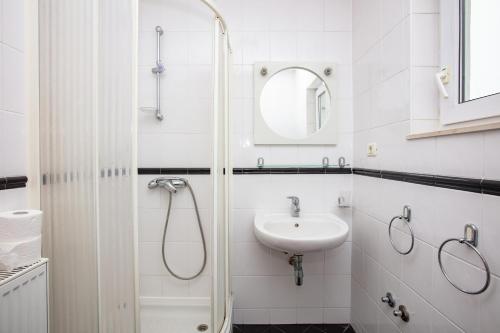 One-Bedroom Apartment with Balcony image 8