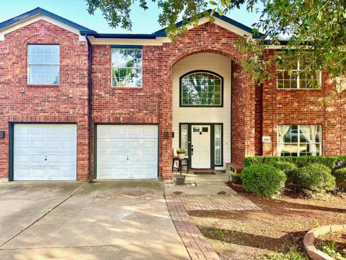 Beautiful spacious house, N Austin