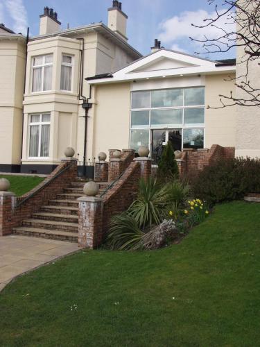 Entrance, Devonshire House Hotel in Edge Hill