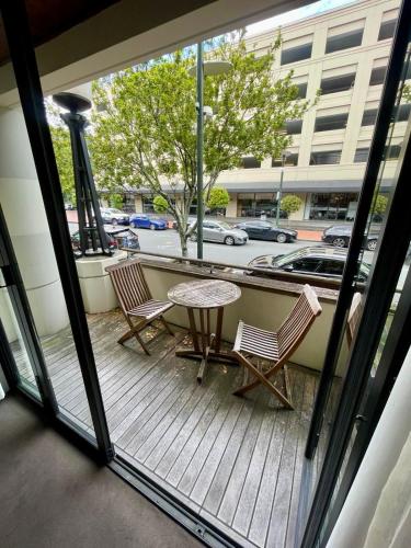 Cosy City Centre studio w/ balcony, Auckland (photo 8)