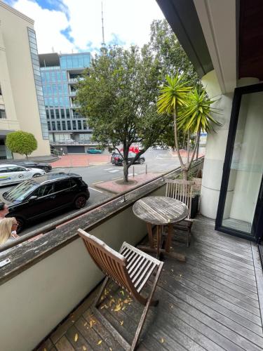 Cosy City Centre studio w/ balcony, Auckland (photo 10)