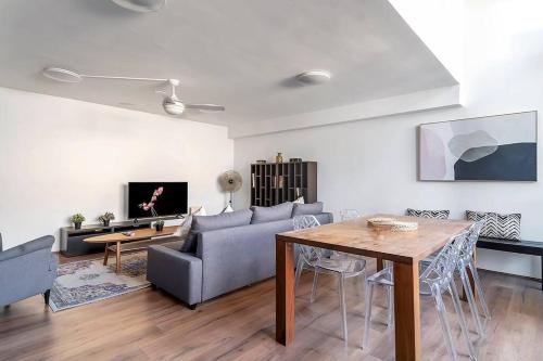 Bright & Chic with Unbeatable Proximity - main image