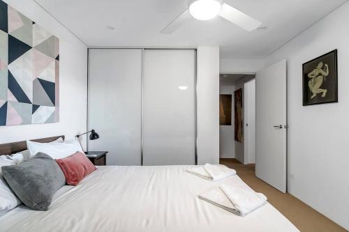 Bright & Chic with Unbeatable Proximity - image 10