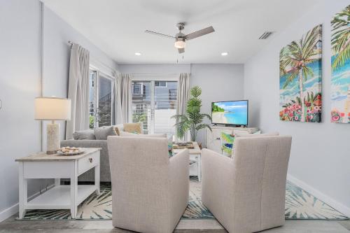 171 Washington - Dune Our Thing - Unit A - Fabulous Pool Home! home in Fort Myers Beach, USA