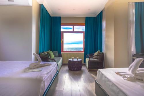 Quadruple Room image 10