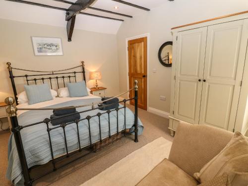 White Swan Cottage - image 7