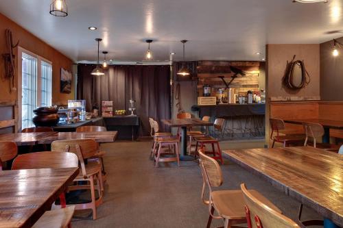 Inn at South Lake Tahoe - 식음료(F&B)