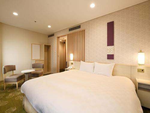 Deluxe King Room, Non-Smoking (30.6sqm)