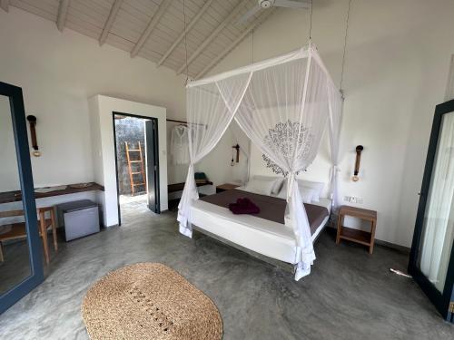 Standard Double Room image 10