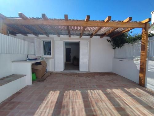 28 Casa do Avô - 2Km from the beach (28 Casa do Avo - 2Km from the beach) in Alfarim