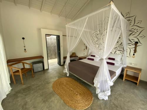 Deluxe Double Room image 4