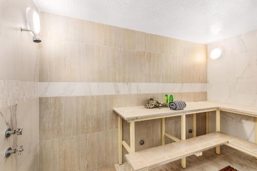 Sauna, Pier 26 Coastal Retreat in Copacabana