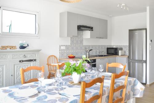virtuve, Le Chemin de la Mer - A 300 m de la plage in Bernieres-sur-Mer