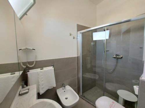 Hotel Joli - image 2