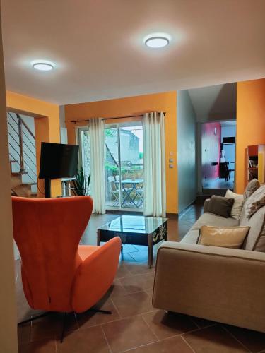 Közös társalgó / TV, La magnanerie colorée. (5 personnes, 3 chambres) (La magnanerie coloree. (5 personnes, 3 chambres)) in Ancone (Rhone-Alpes)