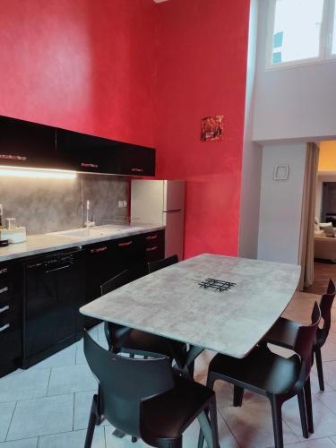 Konyha, La magnanerie colorée. (5 personnes, 3 chambres) (La magnanerie coloree. (5 personnes, 3 chambres)) in Ancone (Rhone-Alpes)