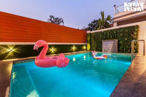 StayVista's Cosmo Zen - Mountain-view villa with Pool, Jacuzzi, and Indoor & Outdoor activities