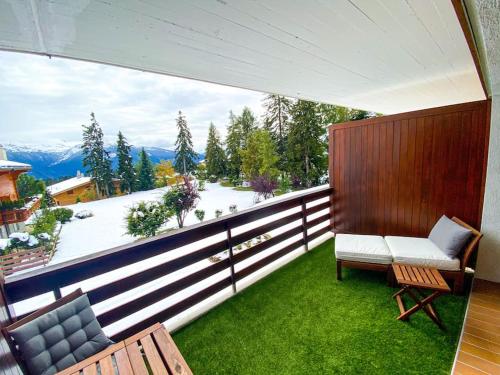 Balkon/teras, Studio cosy au calme avec terrasse vue sur Alpes in Crans Montana