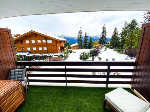 Balkon/teras, Studio cosy au calme avec terrasse vue sur Alpes in Crans Montana