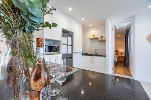 Modern Beachfront 2 bed, 2 bath- 143 Eden, Big Bay - Tap to explore photos