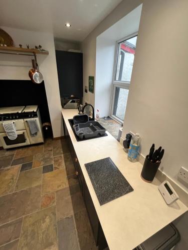 Cocina, Wolf Hollow, sleeps 4 adults plus 2 extra, Buxton town centre in Buxton