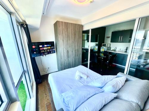 Acqua Private Residences - Livingstone Tower (Makati - Mandaluyong), Manila