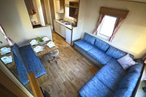 Cosy 2 Bedroom Static Caravan Holiday Home on New Beach Holiday Park
