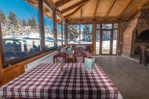 Kod Goluba na Tari in Rača