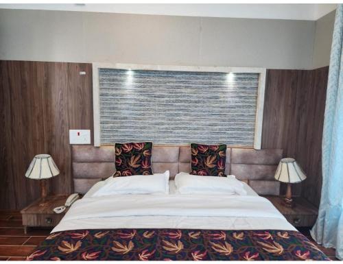 Palla's Inn & Suites-RESORTS, Srinagar