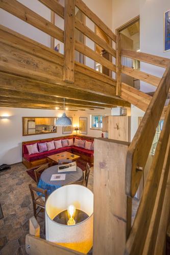 AROANIA suites in Zarouhla