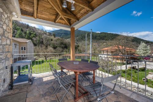 AROANIA suites in Zarouhla