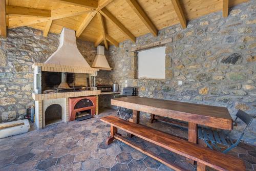 AROANIA suites in Zarouhla