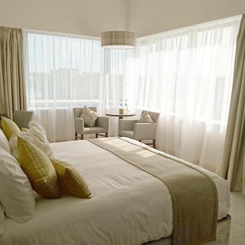 Menlo Park Hotel - image 2