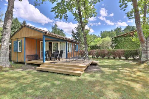 2 bedrooms, 4 beds
