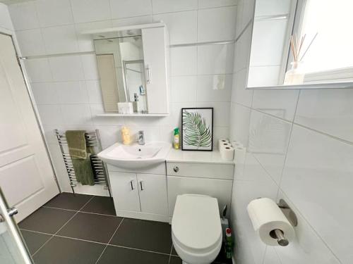 Ideal 3 Bed Home In Glasgow City With Free Parking, Глазго (фото 6)