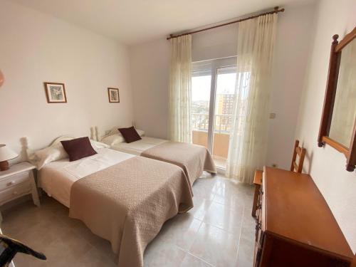 Apartamentos Copacabana Playa - image 3