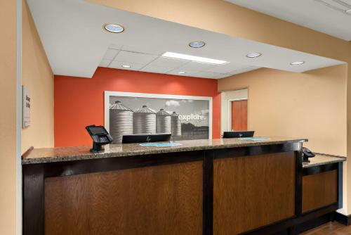 Hampton Inn Lancaster - image 11