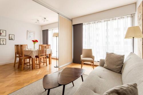 Eiffel Tower with Balcony - CityApartmentStay - Location saisonnière - Paris