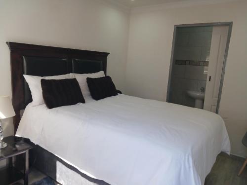 Russell's Rest Rooms in Soweto