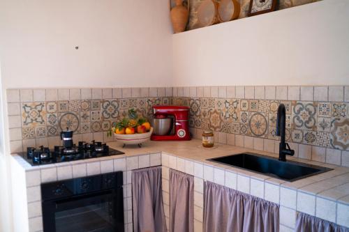 virtuve, Borgo Maria Rosa - Relax tra Nebrodi e Mare in San Salvatore di Fitalia