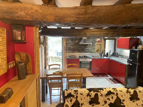 ห้องครัว, Grange rénovée, Pyrénées Ariégeoises, Gîte haute Ariège (Grange renovee, Pyrenees Ariegeoises, Gite haute Ariege) in คุยซา